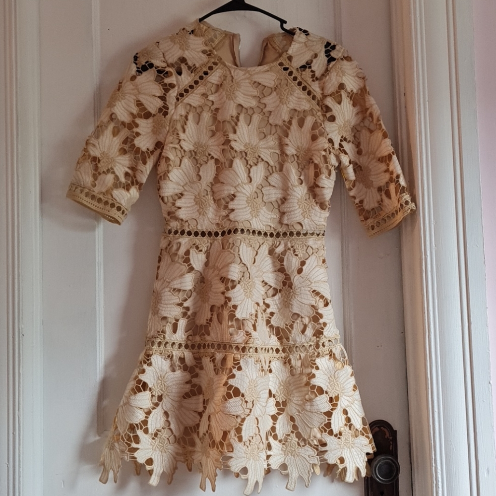 Lace floral Cream Dress  Size Small